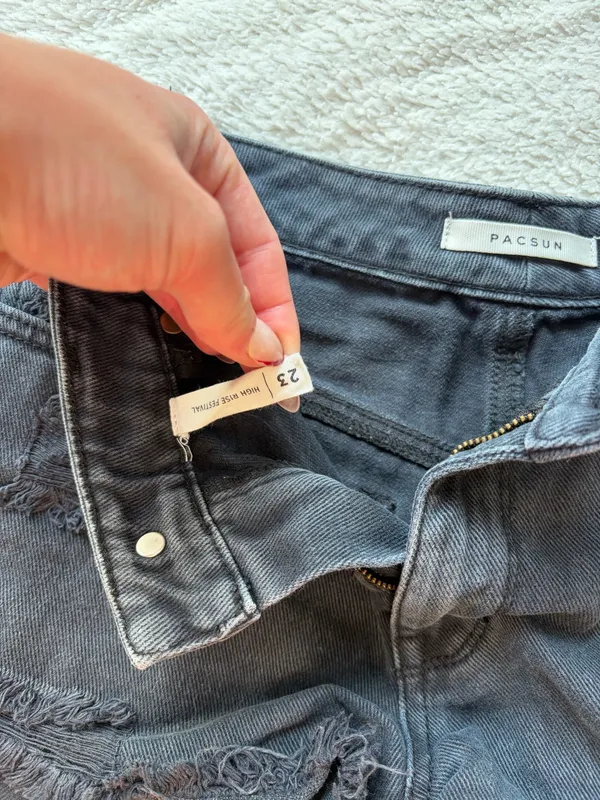 Pacsun black jean shorts - Image 4