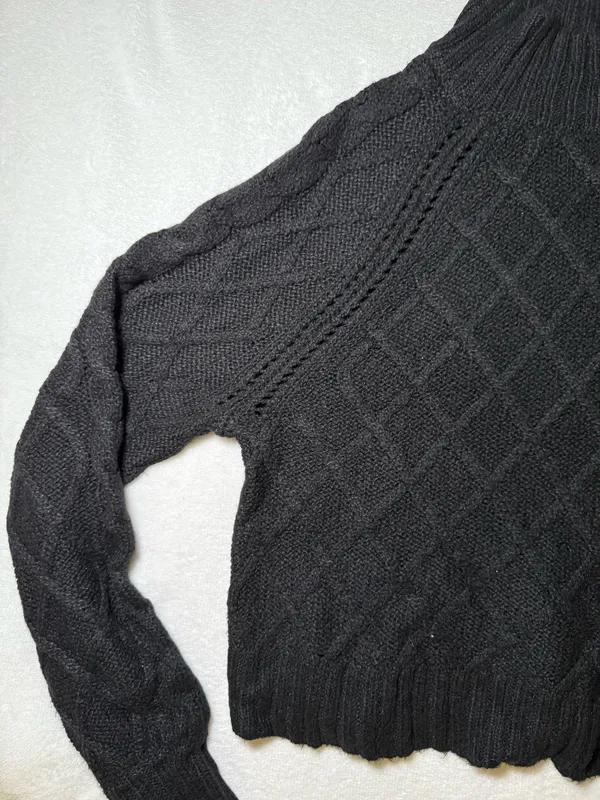 American Eagle Sweater Cropped - Image 3