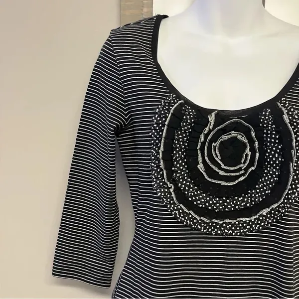 White House Black Market Black White Striped Floral Accent Women's Top Small - Image 3