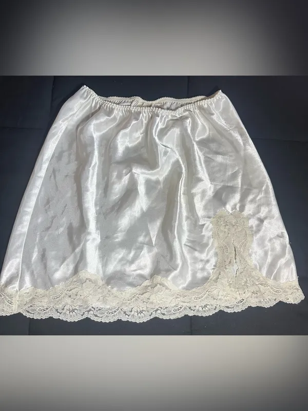 Victoria's Secret Ivory Satin Half Slip with Lace Trim - Image 2