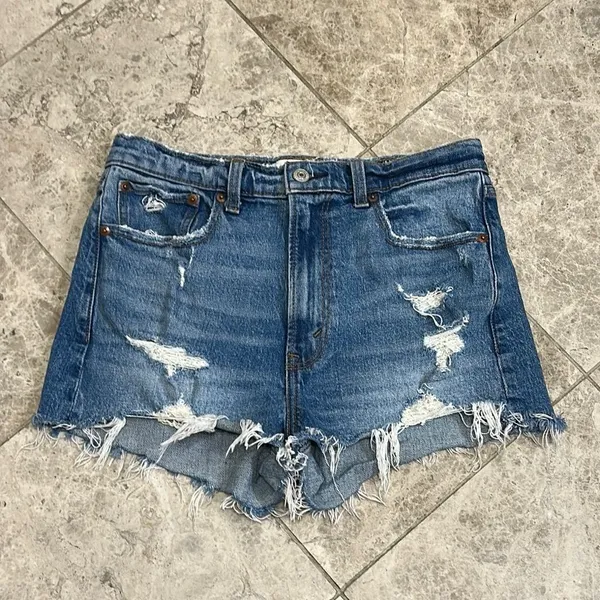 Abercrombie & Fitch High Rise The Mom Short Size 27 Distressed Cut Off Festival - Image 2