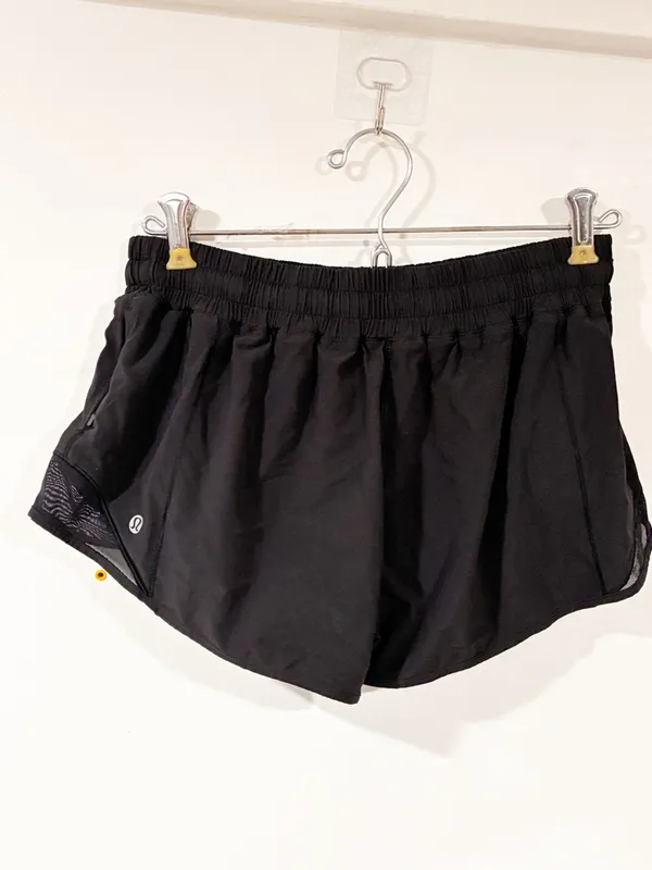 Lululemon Hotty Hot Low-Rise Lined Short 2.5" Black Athletic Size 8 - Image 3