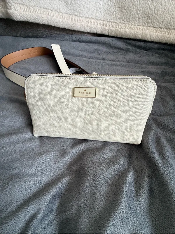 kate spade Cream Leather Crossbody Belt Bag with Gold Logo - Image 4