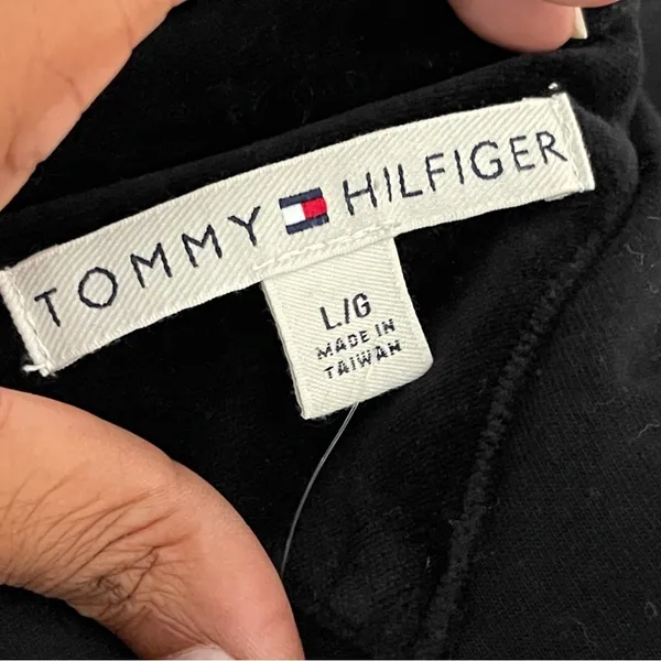 TOMMY HILFIGER | Black Velour Puffer Vest Sz L - Image 7