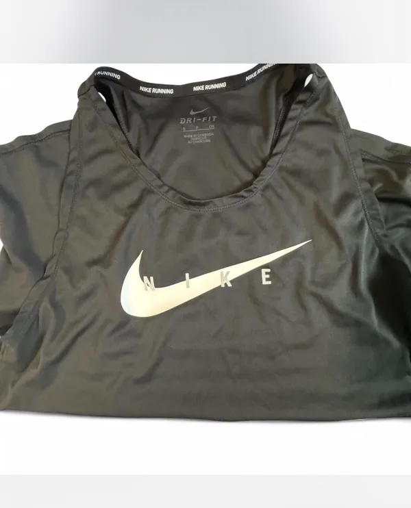 Nike dri fit running bundle -women’s size small pink shorts & black tank - Image 5