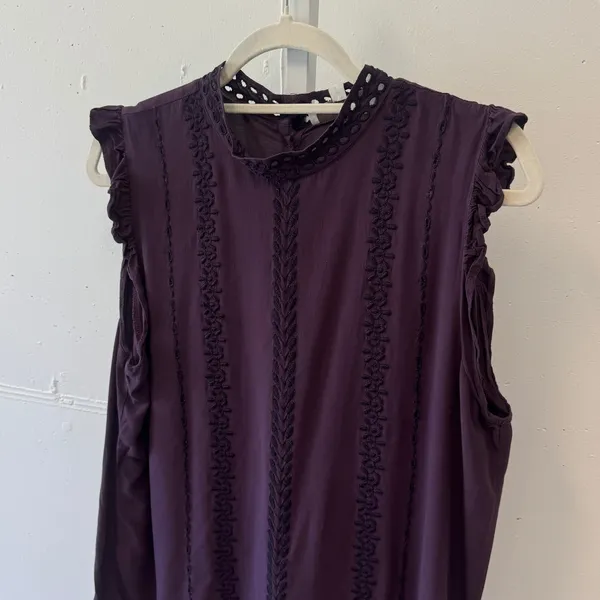 LOFT Purple Sleeveless Eyelet Embroidered Ruffle Blouse Plum Large Whimsical - Image 3