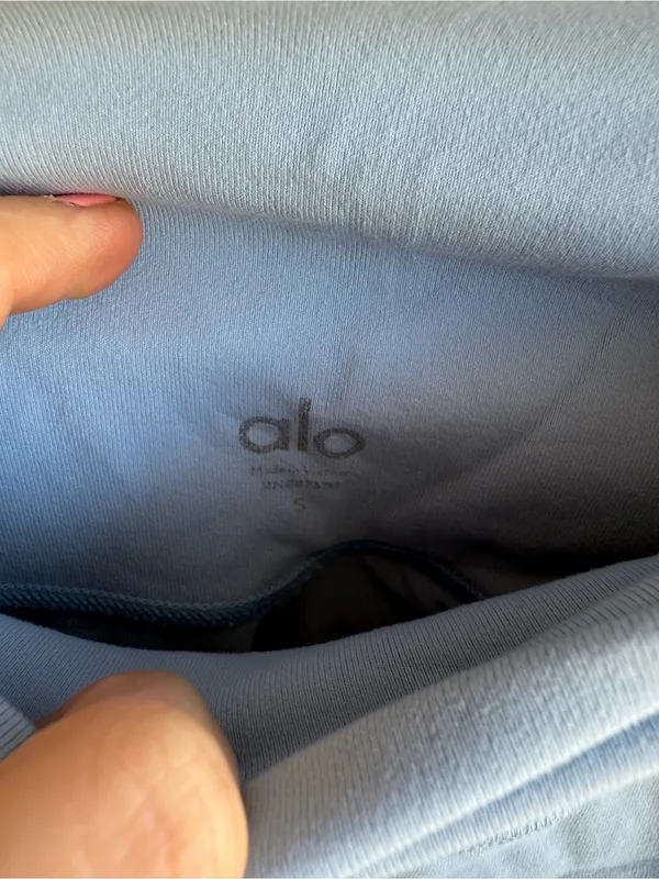 ALO Yoga Light Blue High-Rise Bike Shorts sz S - Image 5