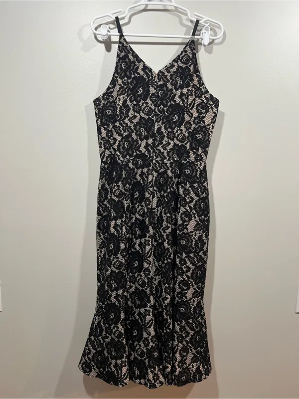 Dress the Population Isabelle Black Lace Midi Dress with Cream Lining Large - Image 7