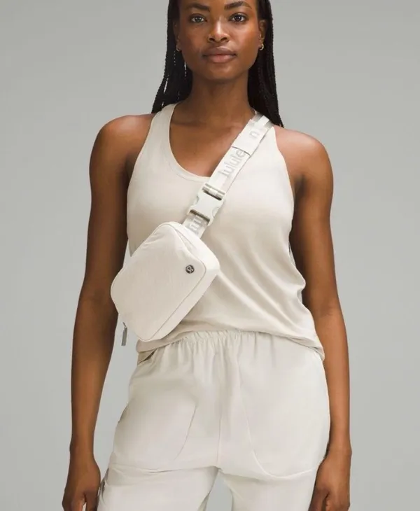 Lululemon Everywhere Belt Bag 1L Wordmark white opal - Image 5
