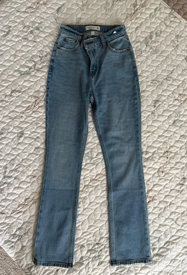 NWOT Abercrombie 90’s Slim Straight Jeans Curve Love 000xs - Image 3