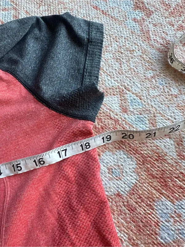 Lululemon Run: Swiftly Tech Short Sleeve Love Red Deep Coal W3033S size 10 - Image 6