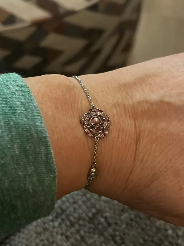 New Coach Sparkling Rose Slider Bracelet - Image 7