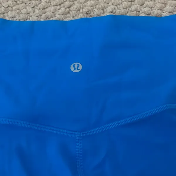 Size 6. 8 inch inseam Lululemon electric blue biker shorts. Only worn 2-3 times - Image 3
