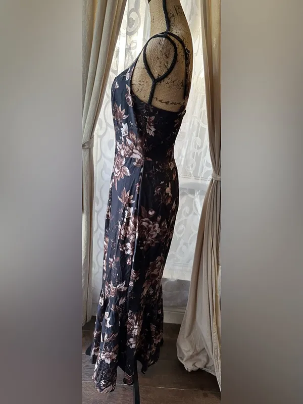 Floral Ruffle Hem Dress Black - Image 4