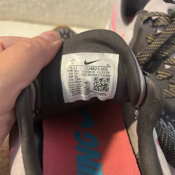 Nike Women's Athletic Shoes - Black, Pink, and Yellow - Image 3