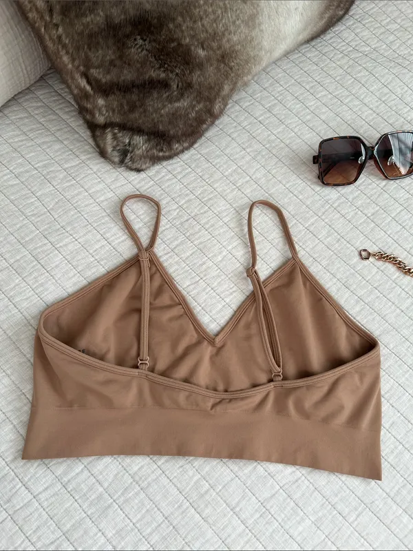 Skims tan soft smoothing seamless v neck bralette 2X - Image 3