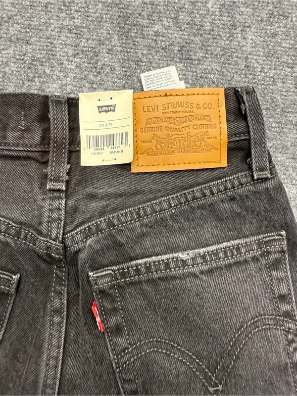Levi’s Womans 24 Straight Ankle NWT Distressed Black Straight-Leg Jeans - Image 9