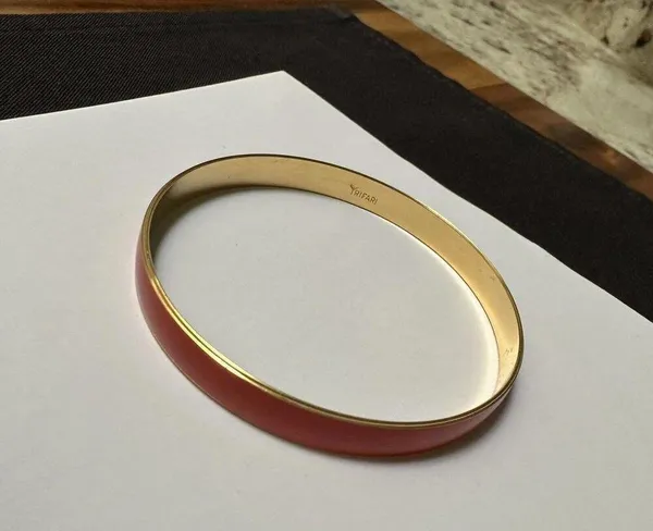 Vintage Crown Trifari Red enamel Gold Tone Bangle Bracelet Signed 8 Inch - Image 9