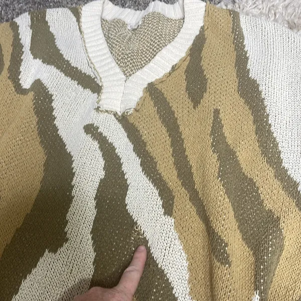 Pol distressed animal print green tan white large bulky sweater - Image 2