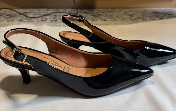 Black Pointed Toe Kitten Heels Vizzano Size 7.5 - Image 6