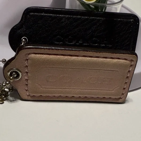 Coach light pink tag - Image 4