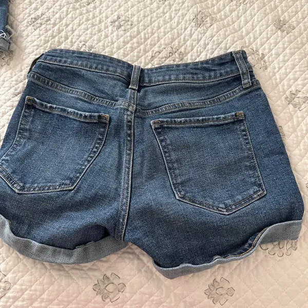 Old Navy Shorts - Image 3