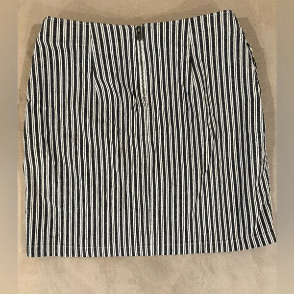 Hollister Ultra High‎ Rise Mini Stripped Skirt Size Small - Image 2