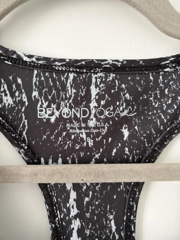 Beyond Yoga Lux First Class Crop Racerback Bra Tank Snake Skin Black Silver S - Image 2