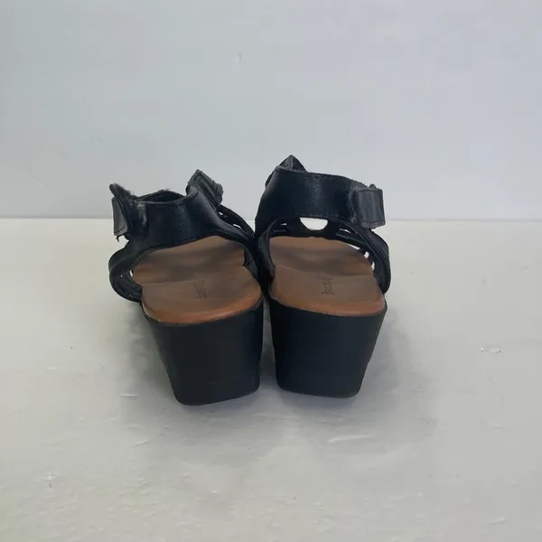 Baretraps Karlie Black Strappy Wedge‎ Sandals Womens 6M Comfort - Image 4