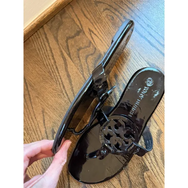 Tory Burch Miller Thong Sandal Women's Sz 7.5 Black patent Leather - Image 10