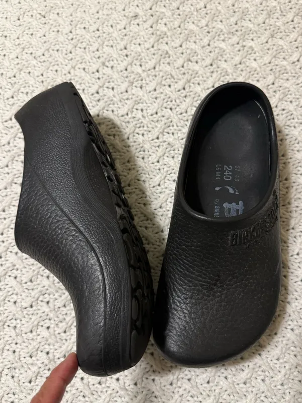 Birkenstock Womens 6 Men’s 4 Black Slip-On EVA Clogs - Image 2