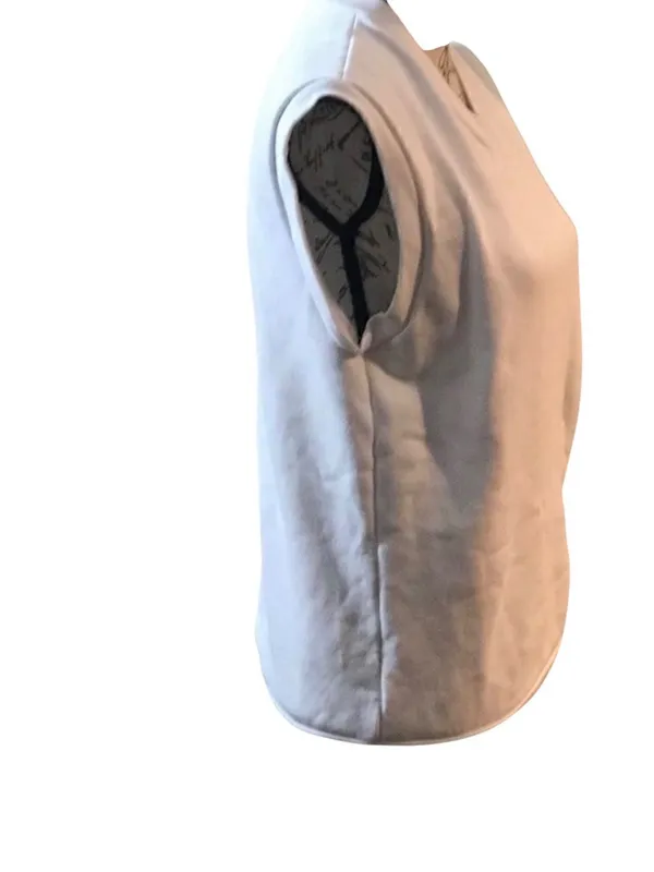 Sleeveless V - Image 3