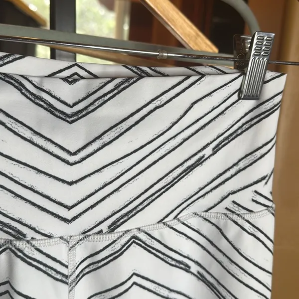 BuffBunny Slay Leggings Medium White Black Zebra Geometric High Waist Activewear - Image 12