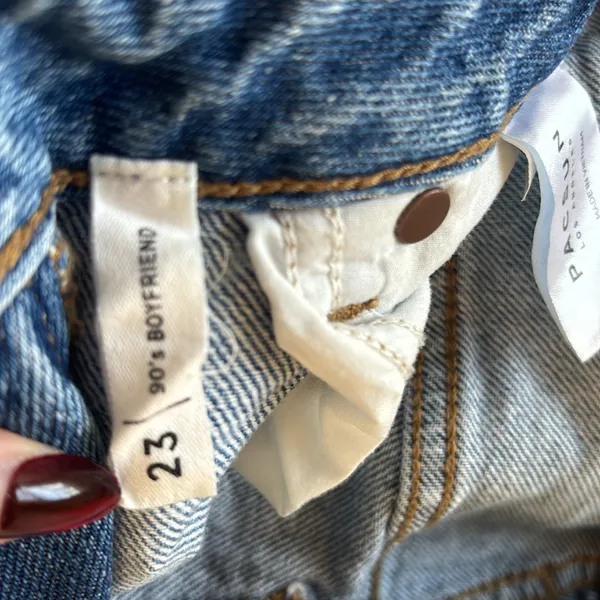 Pacsun 90s Boyfriend Distressed Light Wash Jeans - Image 3