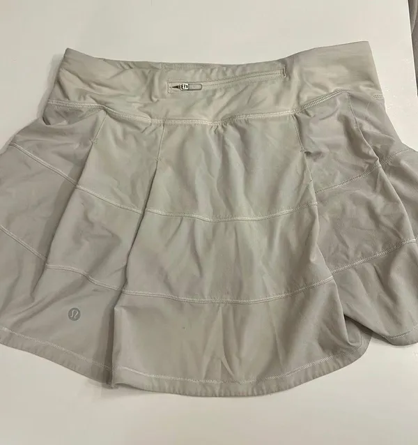 White Lululemon skirt size 6 - Image 3