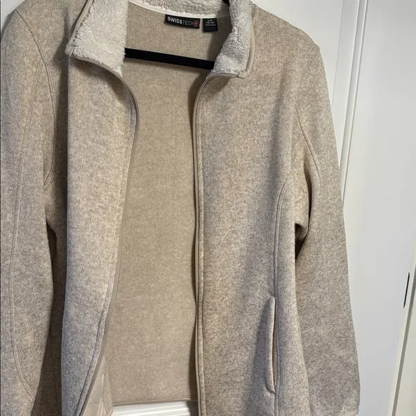 Swiss Tech Beige Teddy Jacket Size L - Image 7