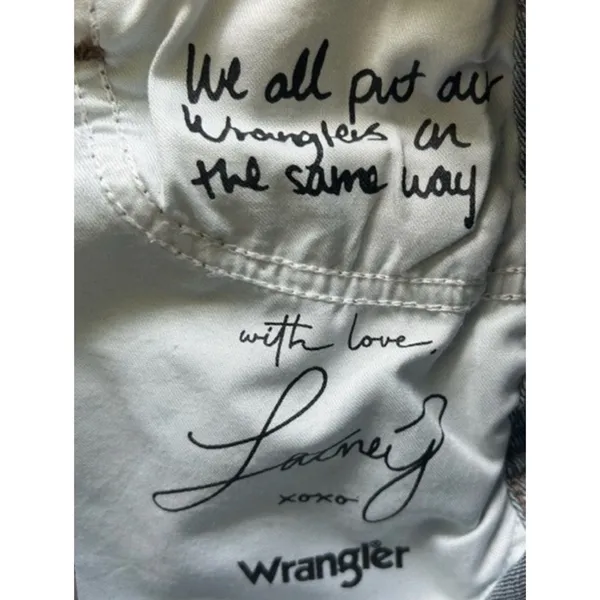 Wrangler x Lainey Wilson Blue Star Jeans Bell Bottom Flare TALL Size 28 x 34 NEW - Image 6
