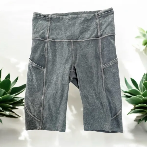 Lululemon Fast and Free Short 10" */ce Dye Ice Wash Asphalt Grey Size 6 - Image 2