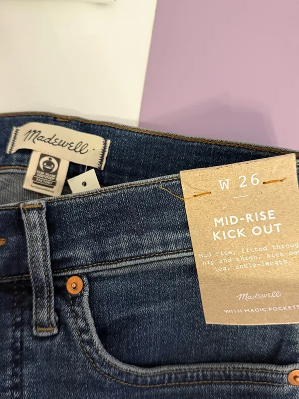 Madewell Kick Out Crop Jeans in Lenoir Wash - Image 4