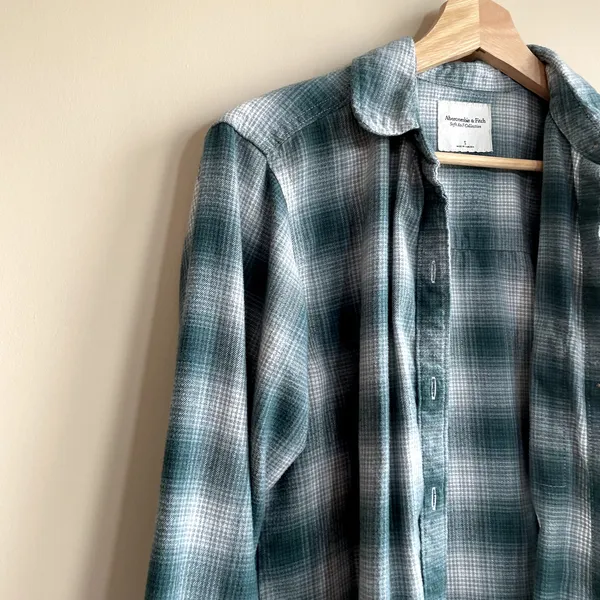 Abercrombie & Fitch soft A&F Collection green white button down top women's‎ S - Image 2