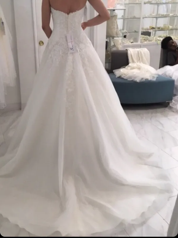 Classic Ivory Strapless Lace & Tulle Wedding Dress - Image 5