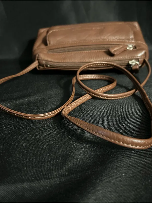 Stone Mountain Accessories Brown Pebbled Leather Crossbody Purse - Image 7