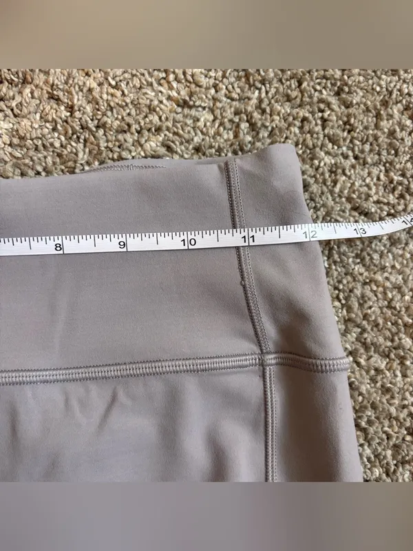 Lululemon In Movement Crop 23” Everlux Dark Chrome Size 6 - Image 3