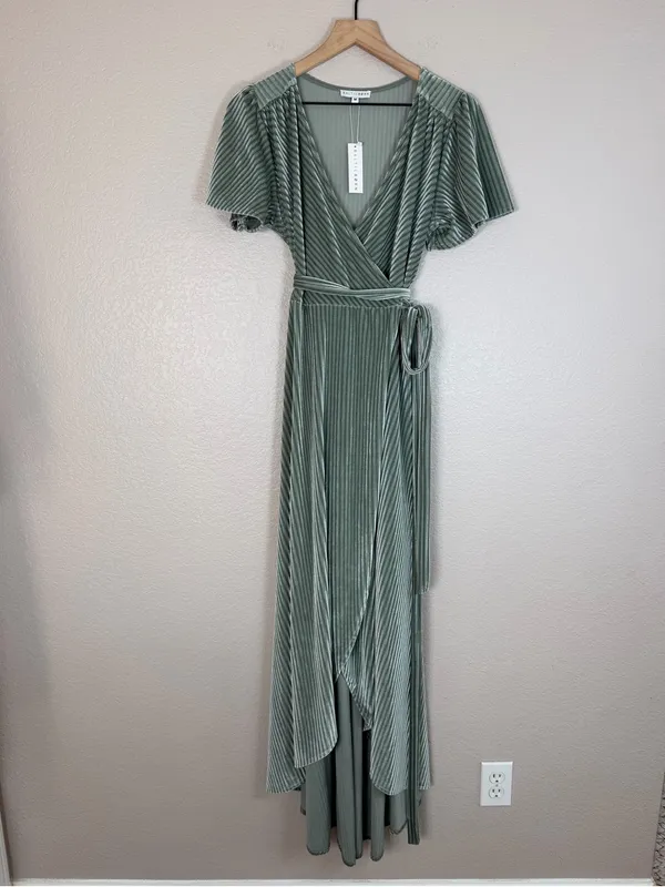 Baltic Born Andi Ribbed Velvet Wrap Maxi Dress size Medium Dusty Sage Green NEW - Image 8