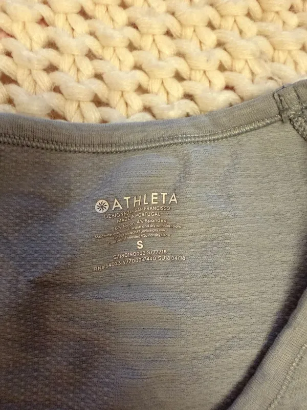 Athleta Speedlight Seamless Stretch Ruched Short Sleeve Gray Tee Size S - Image 4