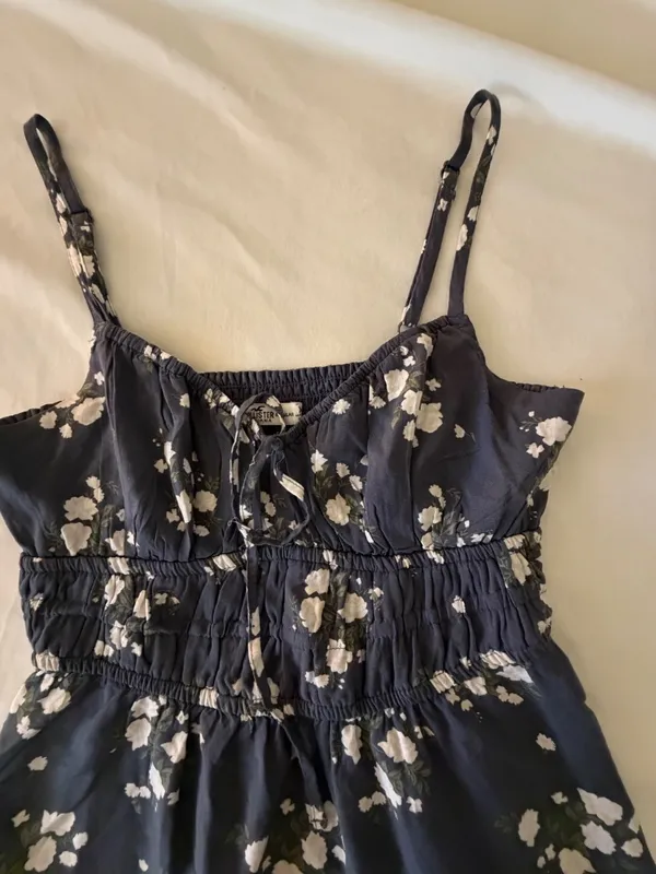 Hollister Summer Dress - Image 4
