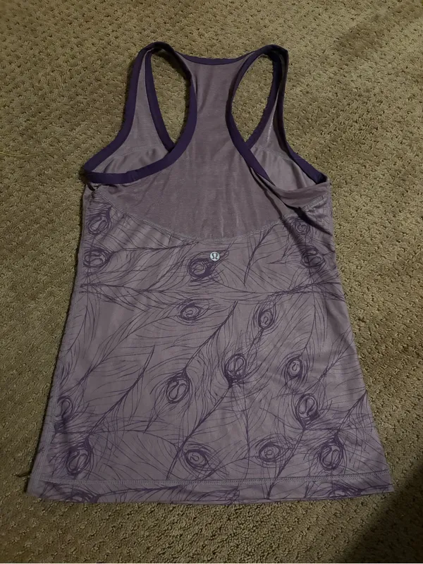 Lululemon vintage peacock feather logo tank size 4 - Image 3