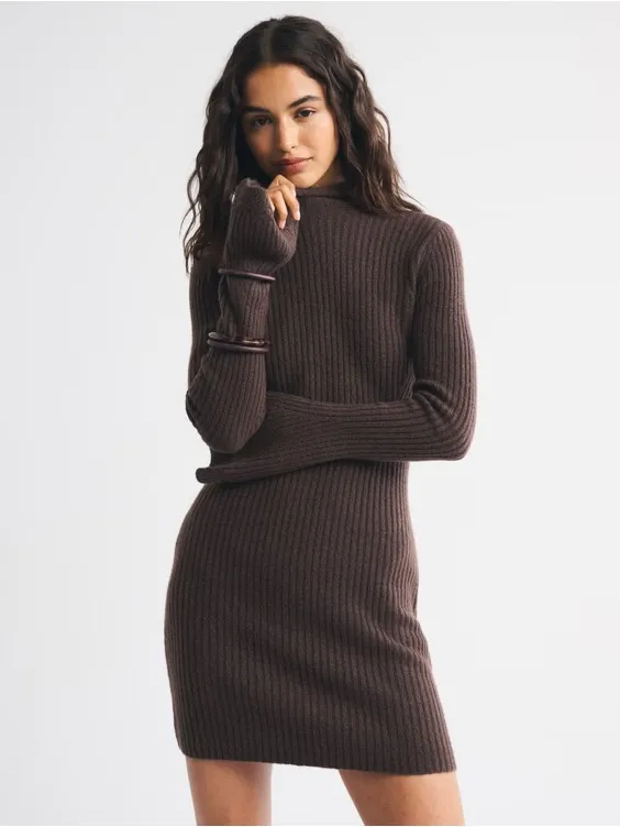 Abercrombie & Fitch Women's Rib-Knit Burgundy Sweater XSP - NWOT. Super soft! - Image 4