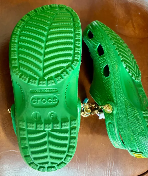 Lucky Charms Crocs sz J 6 Sparkle Green Clog Classic Marshmallow Charms jibbits - Image 6