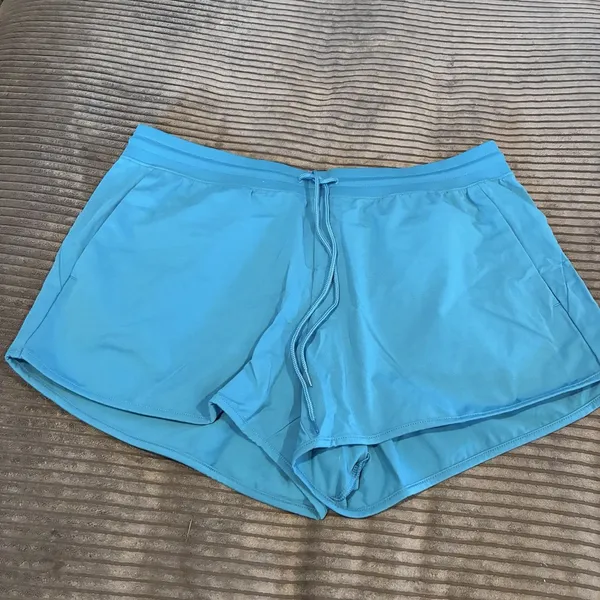 NEW Uniqlo Women Ultra Stretch Dry-Ex Active Shorts LARGE Sky BLUE Athletic - Image 3